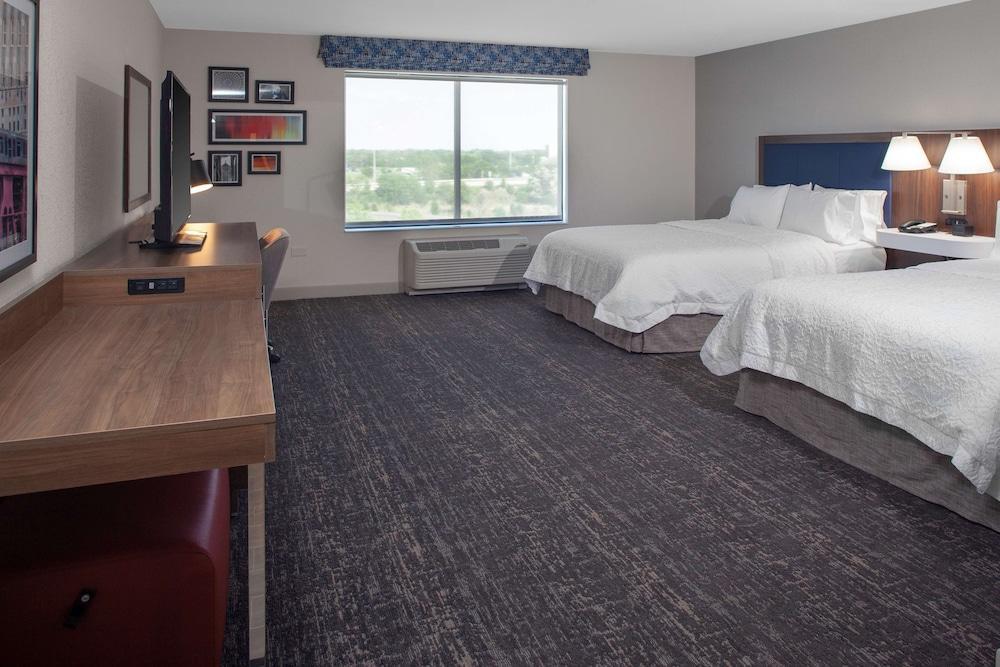 Hampton Inn & Suites Chicago-Burr Ridge Exterior photo