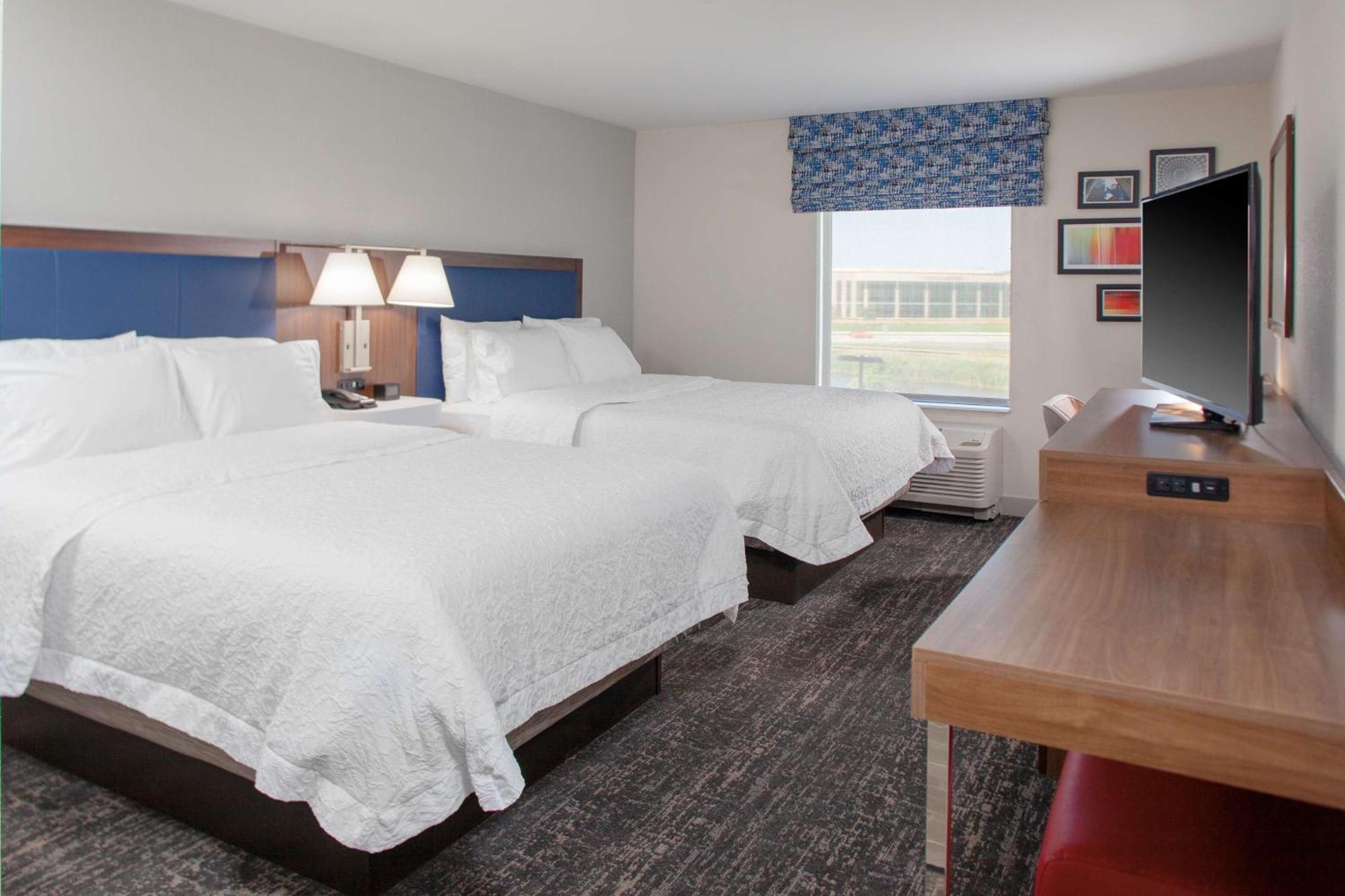 Hampton Inn & Suites Chicago-Burr Ridge Exterior photo