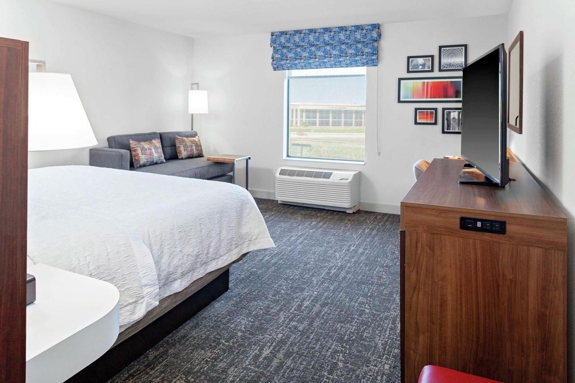 Hampton Inn & Suites Chicago-Burr Ridge Exterior photo